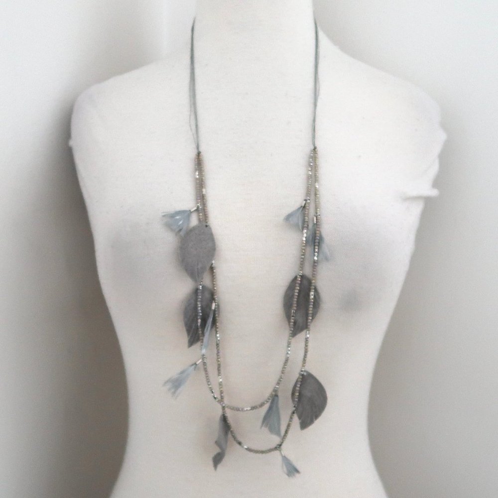 SWEET LOLA beaded feather necklace
